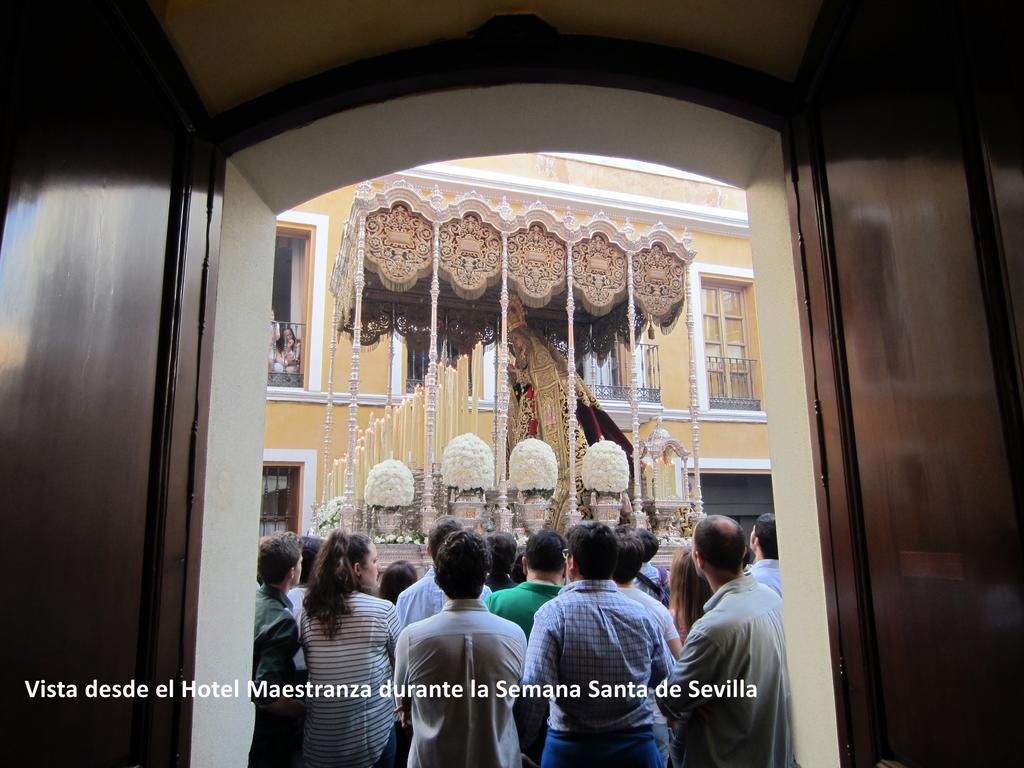 Hotel Maestranza Sevilla Bagian luar foto